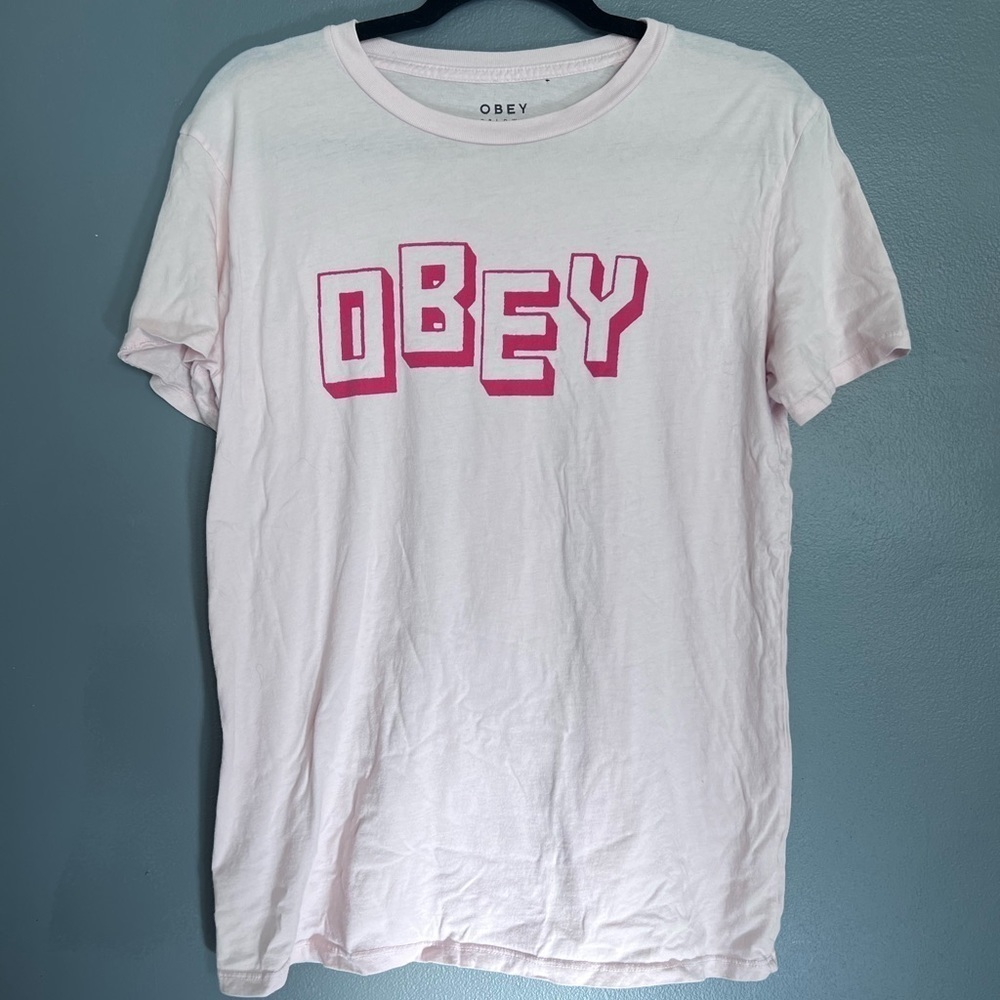 OBEY Worldwide Modern Block Letter Logo Graphic T-Shirt - Medium in Light Pink